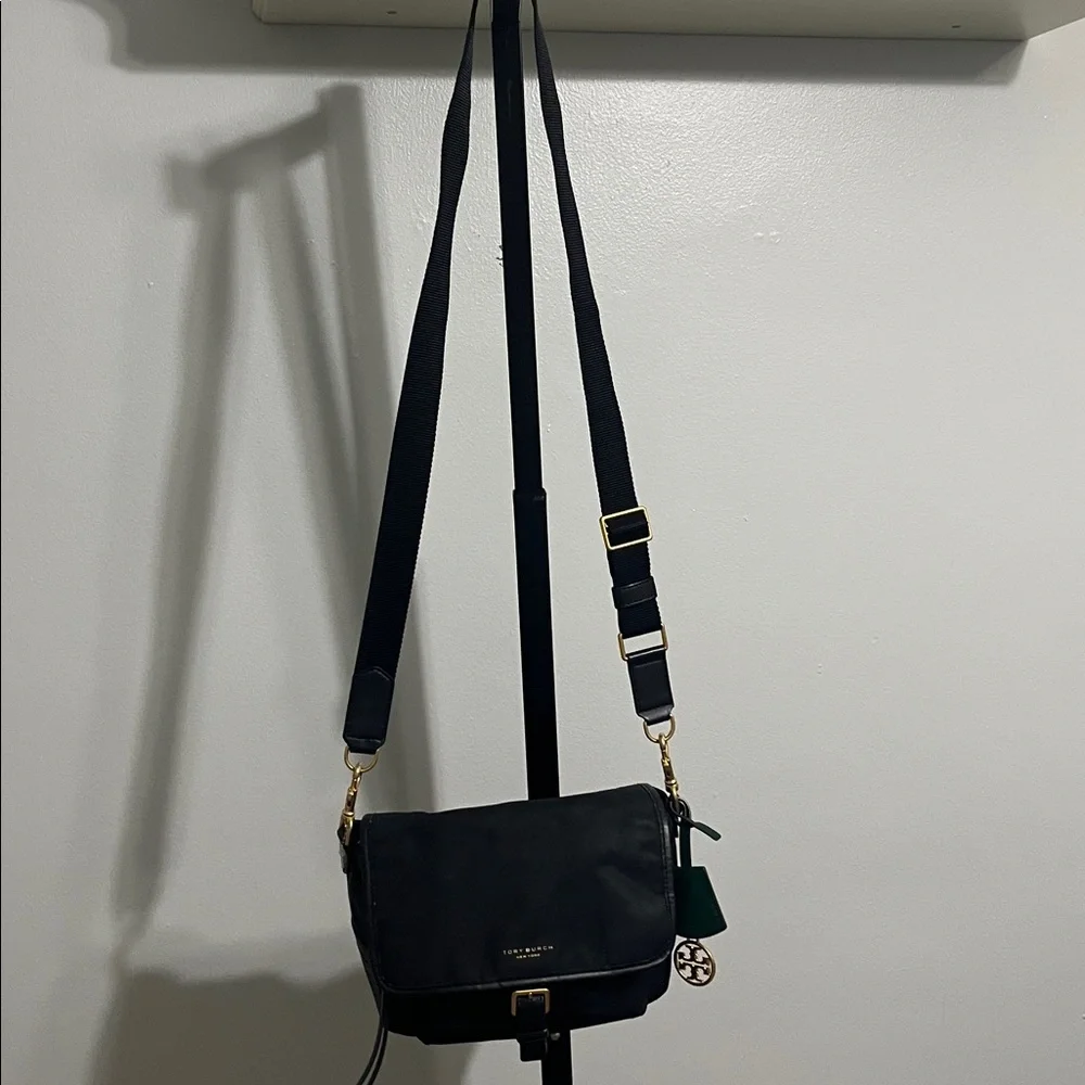 Tory Burch Black Nylon Crossbody with Gold Hardware 58044 Perry purse bag - Picture 8 of 13